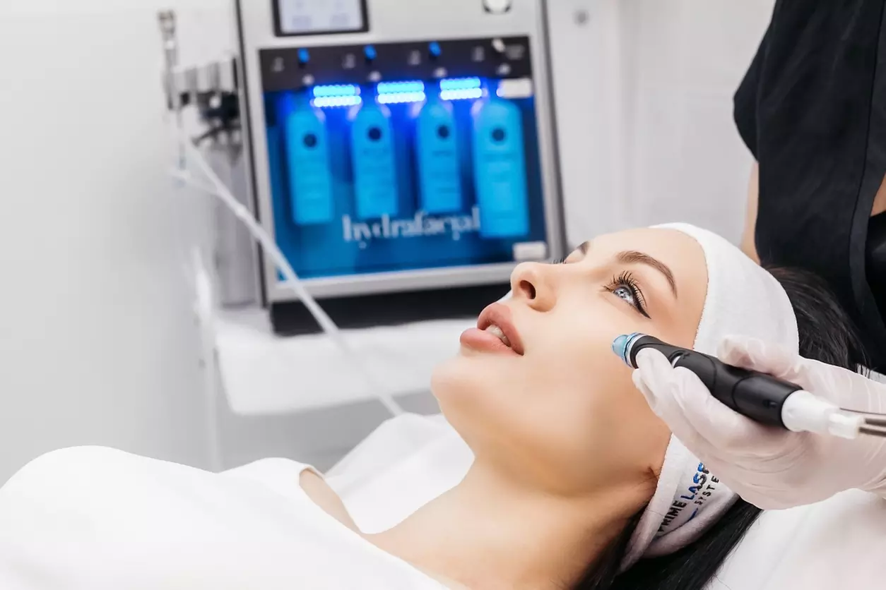 Hydrafacial / Hydro-Peeling